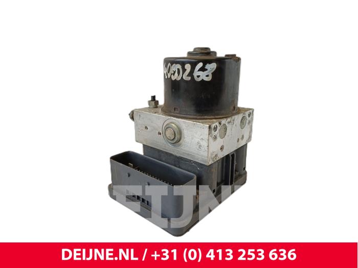 Gebruikte ABS Pomp Volvo C70 (MC) 2.4i 20V Prijs € 50,00 Margeregeling aangeboden door van Deijne Onderdelen Uden B.V.