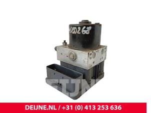 Gebruikte ABS Pomp Volvo C70 (MC) 2.4i 20V Prijs € 50,00 Margeregeling aangeboden door van Deijne Onderdelen Uden B.V.