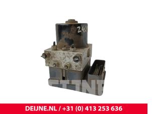 Volvo C70 ABS Pomp O226729 foto 2