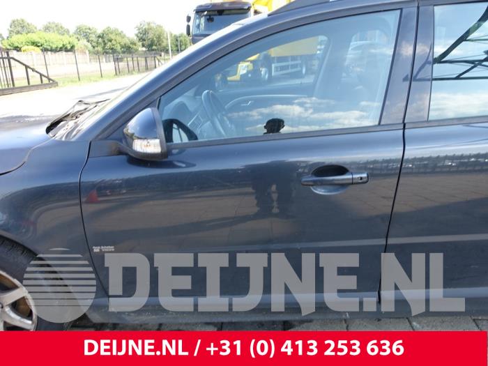 Volvo V70 Portier 4Deurs links-voor O226877