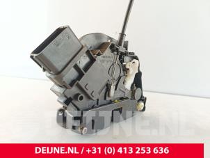 Volvo V70 Rear door mechanism 4-door, right O226907 photo 2