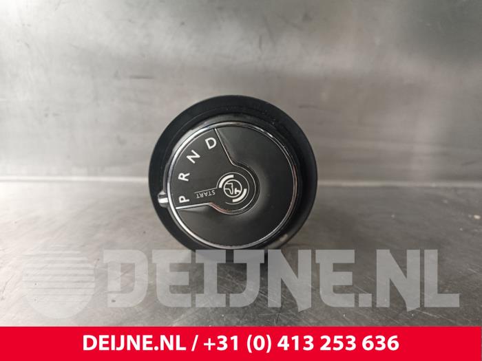 Gebruikte Versnellingspook Peugeot Expert (V1/VA/VB/VE/VF/VT/VY) 2.0 Blue HDi 180 16V Prijs € 60,50 Inclusief btw aangeboden door van Deijne Onderdelen Uden B.V.
