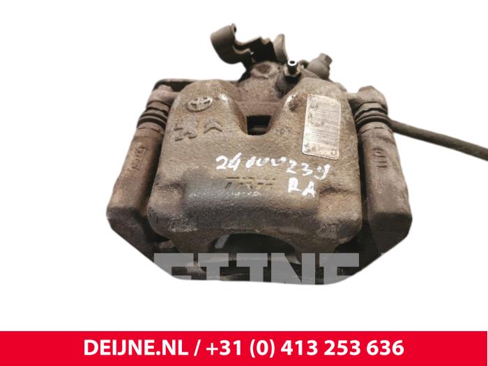 Peugeot Expert Remklauw (Tang) rechts-achter O227346