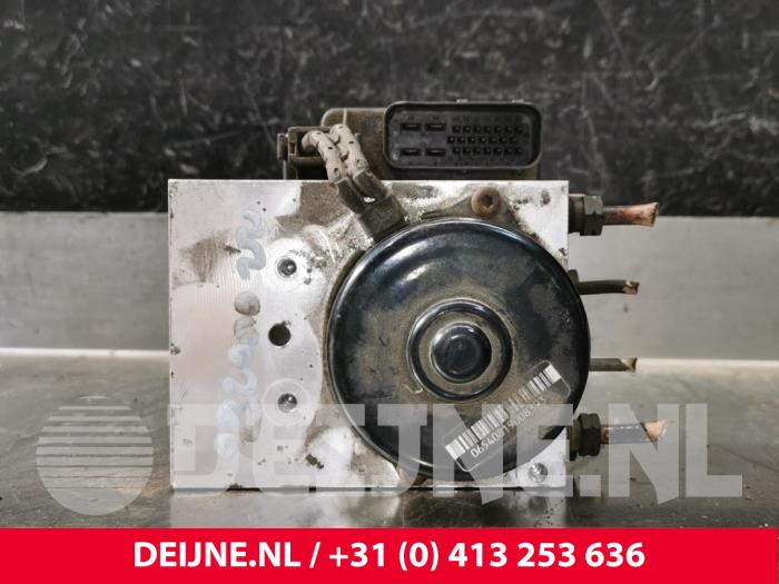 Gebruikte ABS Pomp Volvo C70 (NK) 2.3 T5 20V Prijs € 100,00 Margeregeling aangeboden door van Deijne Onderdelen Uden B.V.
