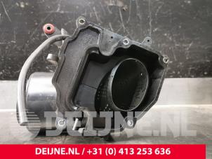 Gebruikte Luchtinlaat slang Volvo XC90 II 2.0 T8 16V Twin Engine AWD Prijs € 50,00 Margeregeling aangeboden door van Deijne Onderdelen Uden B.V.