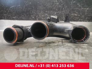 Gebruikte Intercooler Buis Volvo XC90 II 2.0 T8 16V Twin Engine AWD Prijs € 50,00 Margeregeling aangeboden door van Deijne Onderdelen Uden B.V.