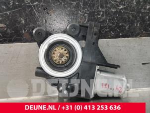 Volvo V70 Door window motor O227585 photo 2