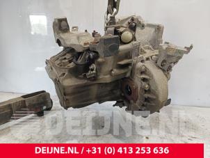Opel Vivaro Versnellingsbak O227595 foto 3