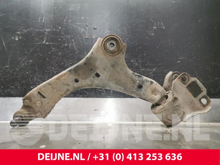 Volvo XC70 Draagarm onder links-voor O227794