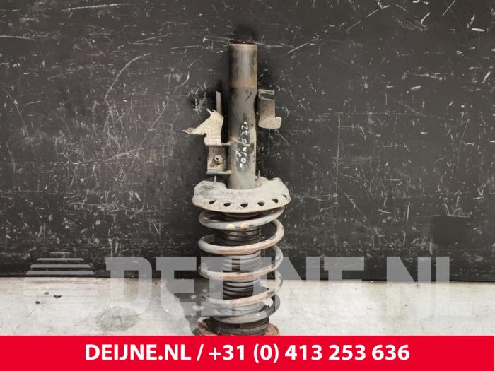 Volvo XC70 Stoßdämpferstrebe links vorne O227796