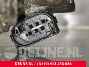 Volvo V50 Throttle body O227802 photo 3