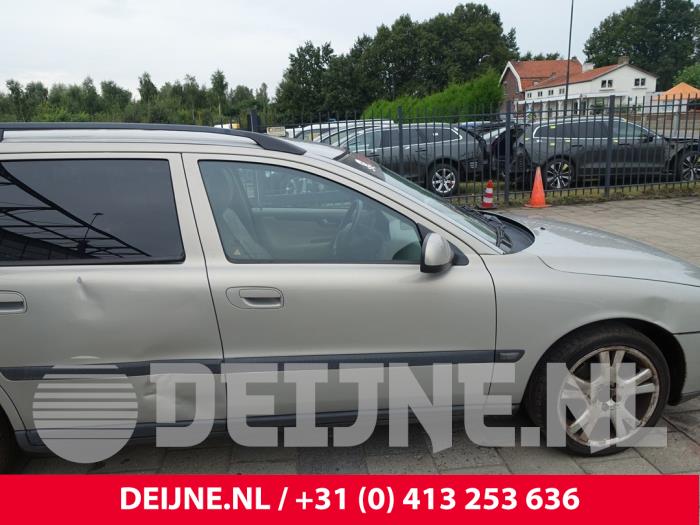 Volvo V70 Tür 4-türig rechts vorne O227858