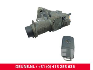 Volkswagen Transporter Ignition lock + key O228091 photo 3