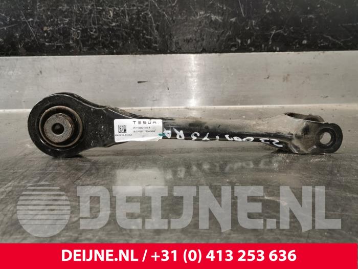 Tesla Model Y Draagarm boven rechts-achter O228147