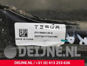 Tesla Model Y Querlenker oben rechts hinten O228147 foto 3
