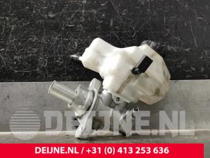Volkswagen Caddy Master cylinder O228248 photo 2