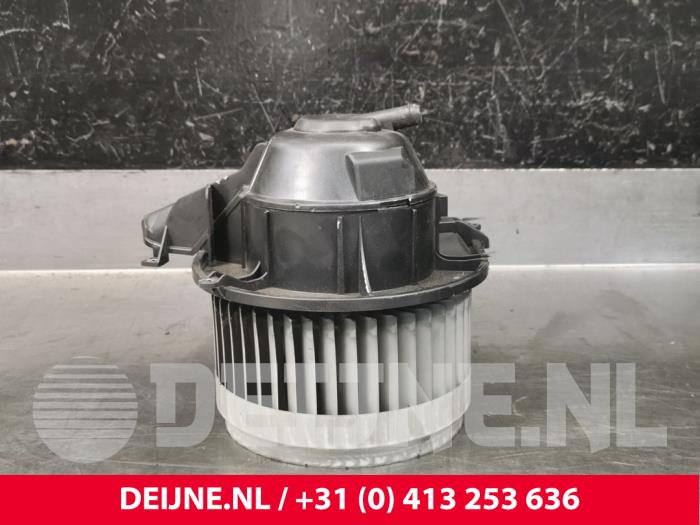 Volvo XC90 Heating and ventilation fan motor O228403