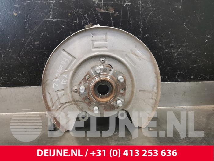 Tesla Model Y Fusee rechts-achter O228409