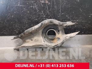 Tesla Model Y Rear spring retainer, right O228414 photo 3