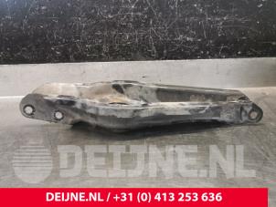 Gebruikte Veerschotel rechts-achter Tesla Model Y (5YJY) Long Range,Performance AWD Prijs € 90,75 Inclusief btw aangeboden door van Deijne Onderdelen Uden B.V.