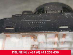 Hyundai H300 Spiegel Schakelaar O228421 foto 3