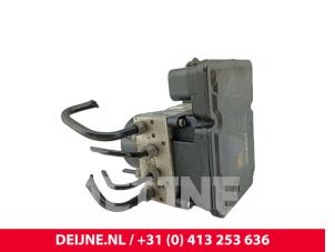 Volvo V60 ABS Pomp O228429 foto 2