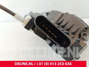 Volvo V60 Door lock mechanism 4-door, front left O228488 photo 3