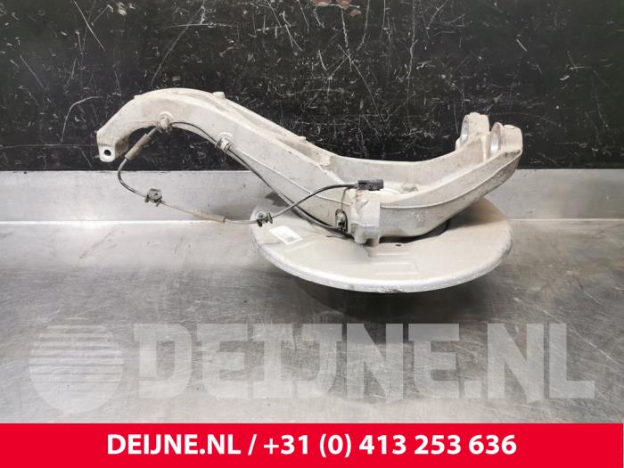 Tesla Model Y Fusee rechts-voor O228612