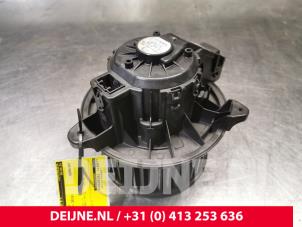 Gebruikte Chaufage Ventilatiemotor Ford Transit Custom 2.0 TDCi 16V Eco Blue 105 Prijs € 60,50 Inclusief btw aangeboden door van Deijne Onderdelen Uden B.V.