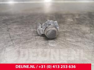 Tesla Model S PDC Sensor O228664 photo 2