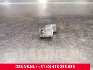 Tesla Model S PDC Sensor O228665 photo 2