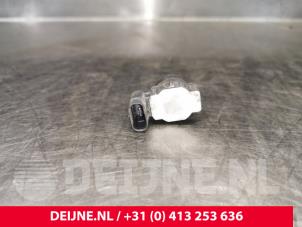 Tesla Model S PDC Sensor O228667 photo 2