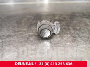 Gebruikte PDC Sensor Tesla Model S 85D Prijs € 60,50 Inclusief btw aangeboden door van Deijne Onderdelen Uden B.V.