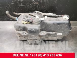 Gebruikte Adblue tank Ford Transit Custom 2.0 TDCi 16V Eco Blue 105 Prijs € 393,25 Inclusief btw aangeboden door van Deijne Onderdelen Uden B.V.