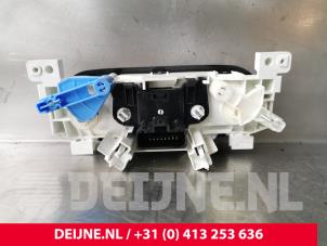 Opel Vivaro Heater control panel O228730 photo 2