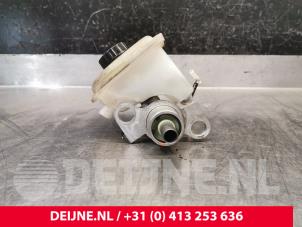 Porsche 911 Master cylinder O228766 photo 2