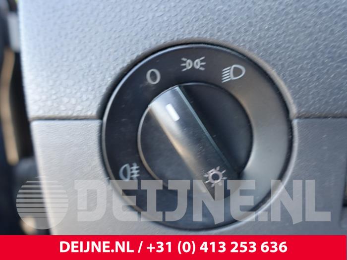 Volkswagen Transporter Light switch O228810