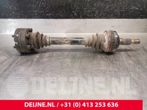 Gebruikte Steekas rechts-achter Porsche 911 (996) 3.6 Carrera 4 24V Prijs € 250,00 Margeregeling aangeboden door van Deijne Onderdelen Uden B.V.