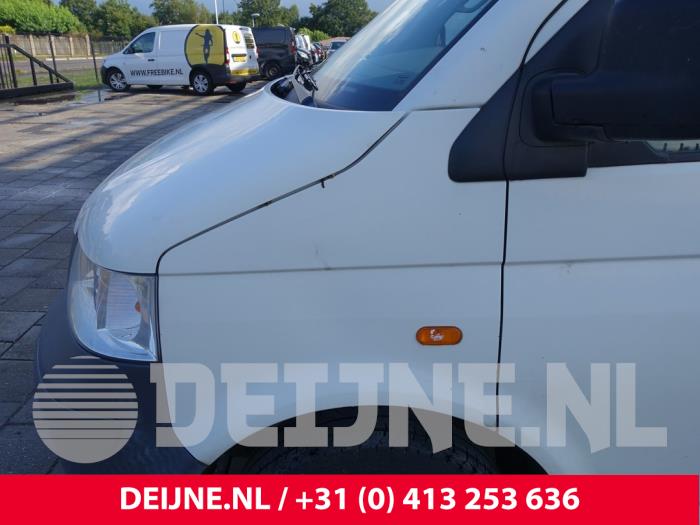 Volkswagen Transporter Kotflügel links vorne O228922
