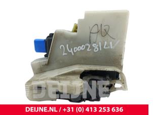Volkswagen Transporter Door lock mechanism 2-door, left O228941 photo 2