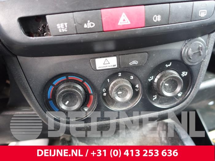 Opel Combo Kachel Bedieningspaneel O229060