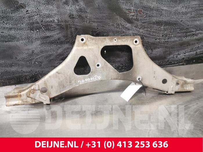 Gebruikte Motorsteun Porsche 911 (996) 3.6 Carrera 4 24V Prijs € 75,00 Margeregeling aangeboden door van Deijne Onderdelen Uden B.V.