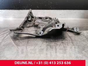Volvo V60 Bumpersteun links-voor O229558 foto 2
