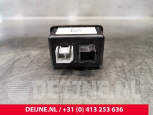 Fiat Doblo AUX/USB aansluiting O229665 foto 2