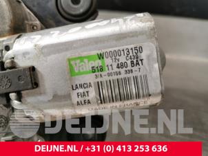 Fiat Doblo Ruitenwissermotor achter O229675 foto 2