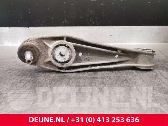 Porsche 911 Querlenker unten rechts hinten O229845