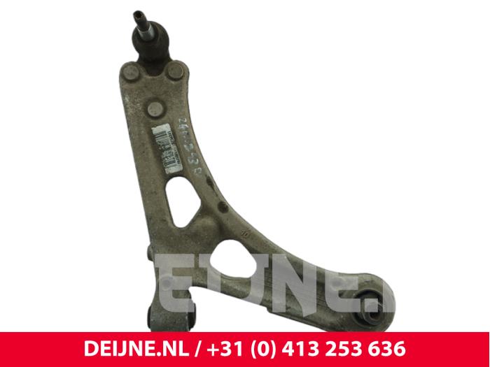 Citroen Berlingo Draagarm onder rechts-voor O229860