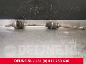 Gebruikte Cardanas rechts-voor (VWA) Renault Trafic New (FL) 2.0 dCi 16V 90 Prijs € 84,70 Inclusief btw aangeboden door van Deijne Onderdelen Uden B.V.