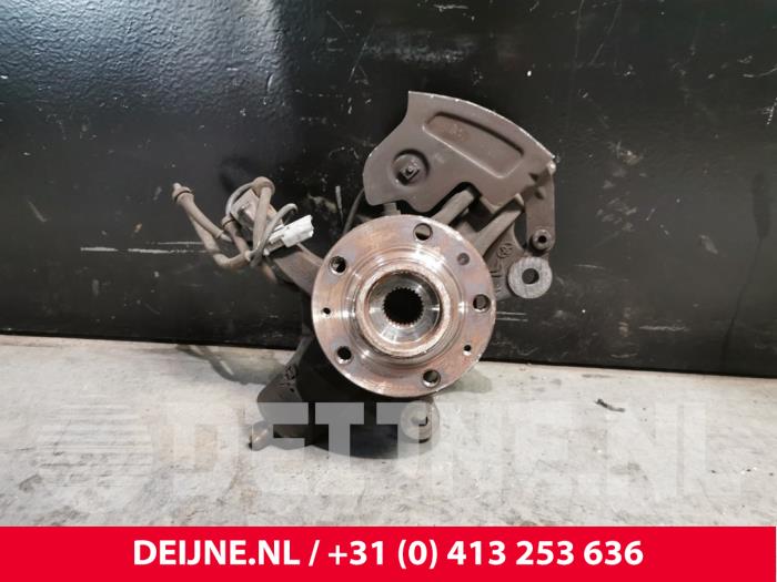 Peugeot Expert Fusee rechts-voor O230537