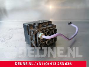 Tesla Model S Solenoid Bedienung Federung O230615 foto 2
